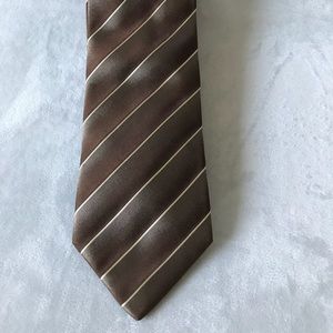 Authentic Hugo boss silk tie brown
